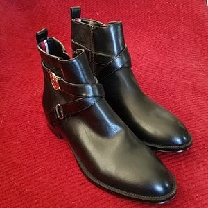TH ankle boots